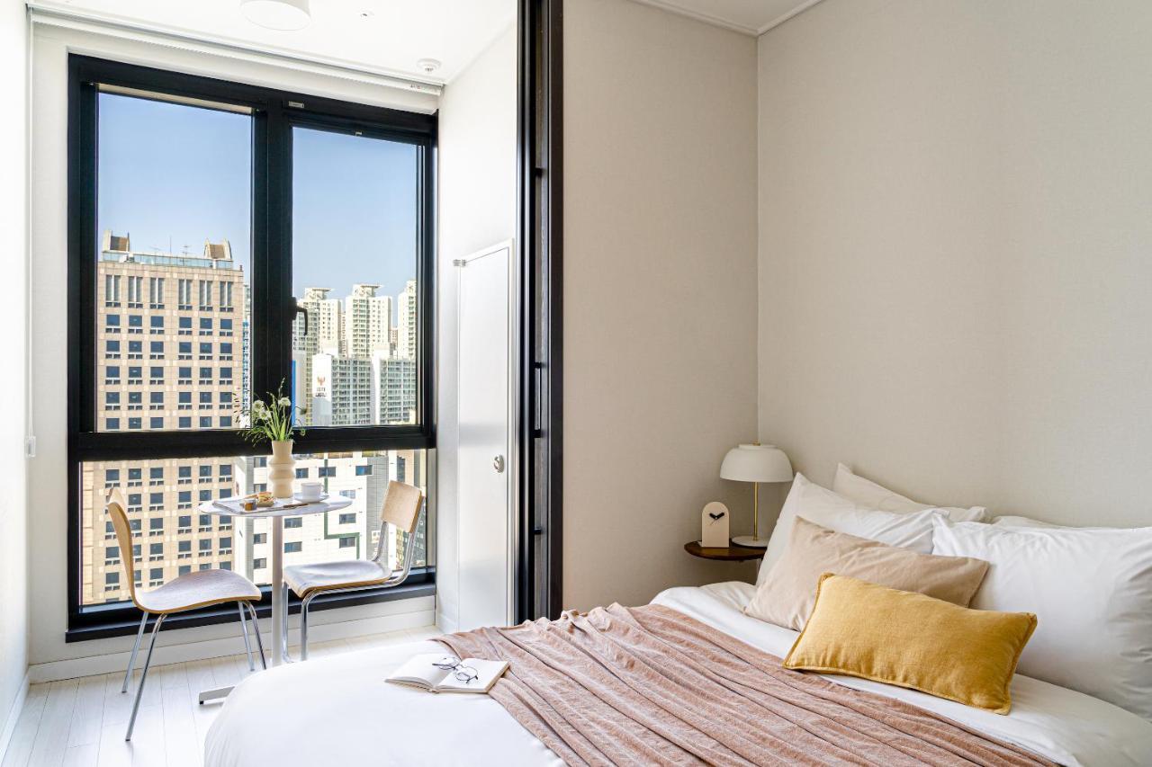 Urbanstay Seomyeon Пусан Экстерьер фото