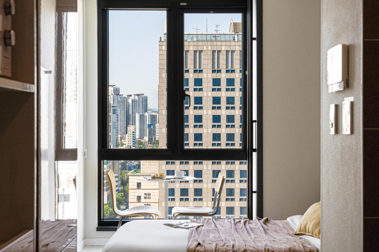 Urbanstay Seomyeon Пусан Экстерьер фото