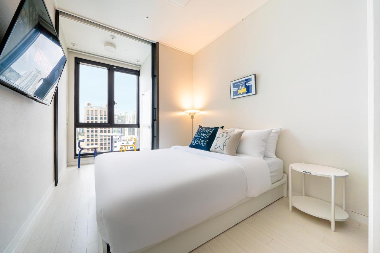 Urbanstay Seomyeon Пусан Экстерьер фото