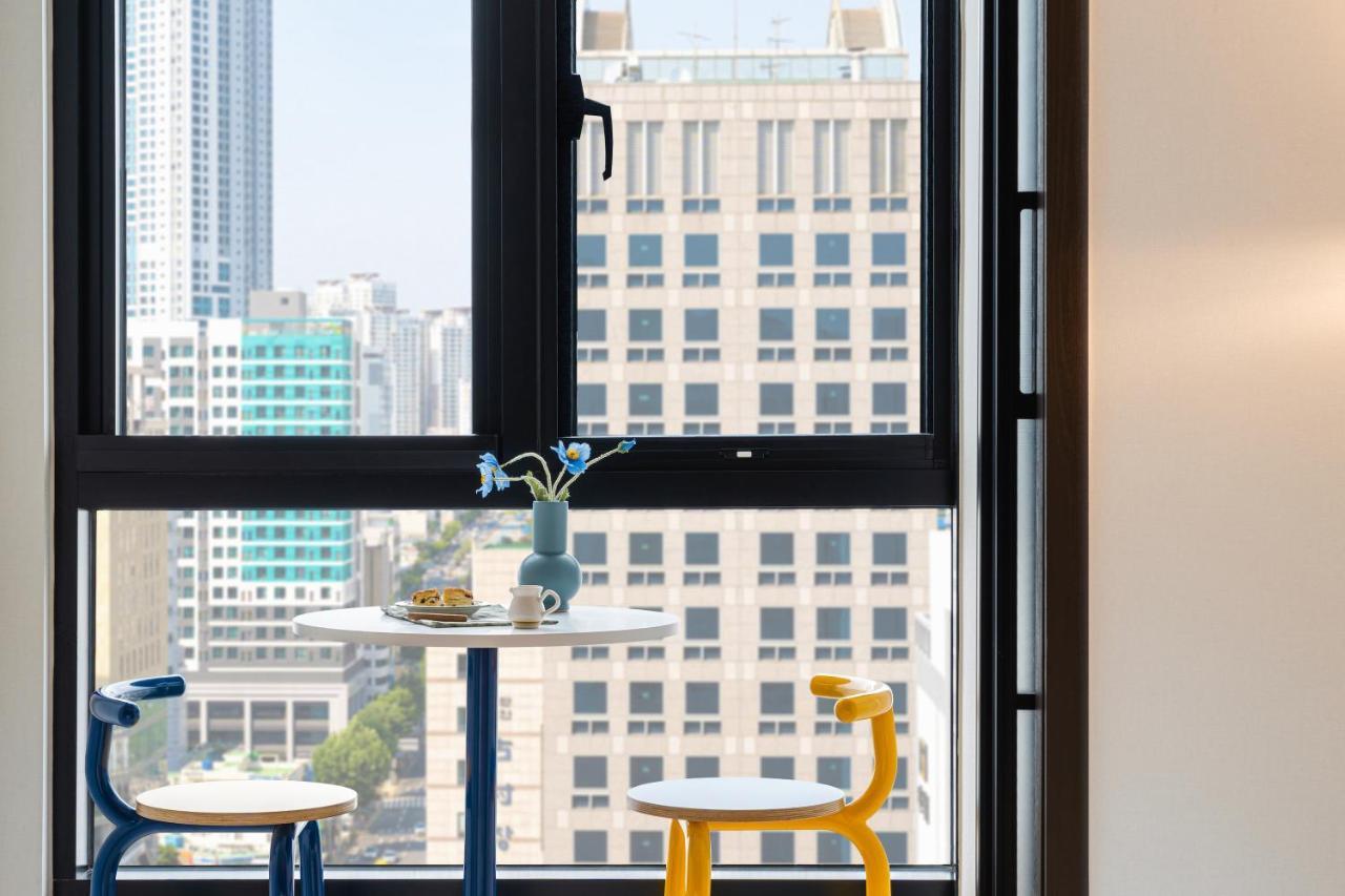 Urbanstay Seomyeon Пусан Экстерьер фото