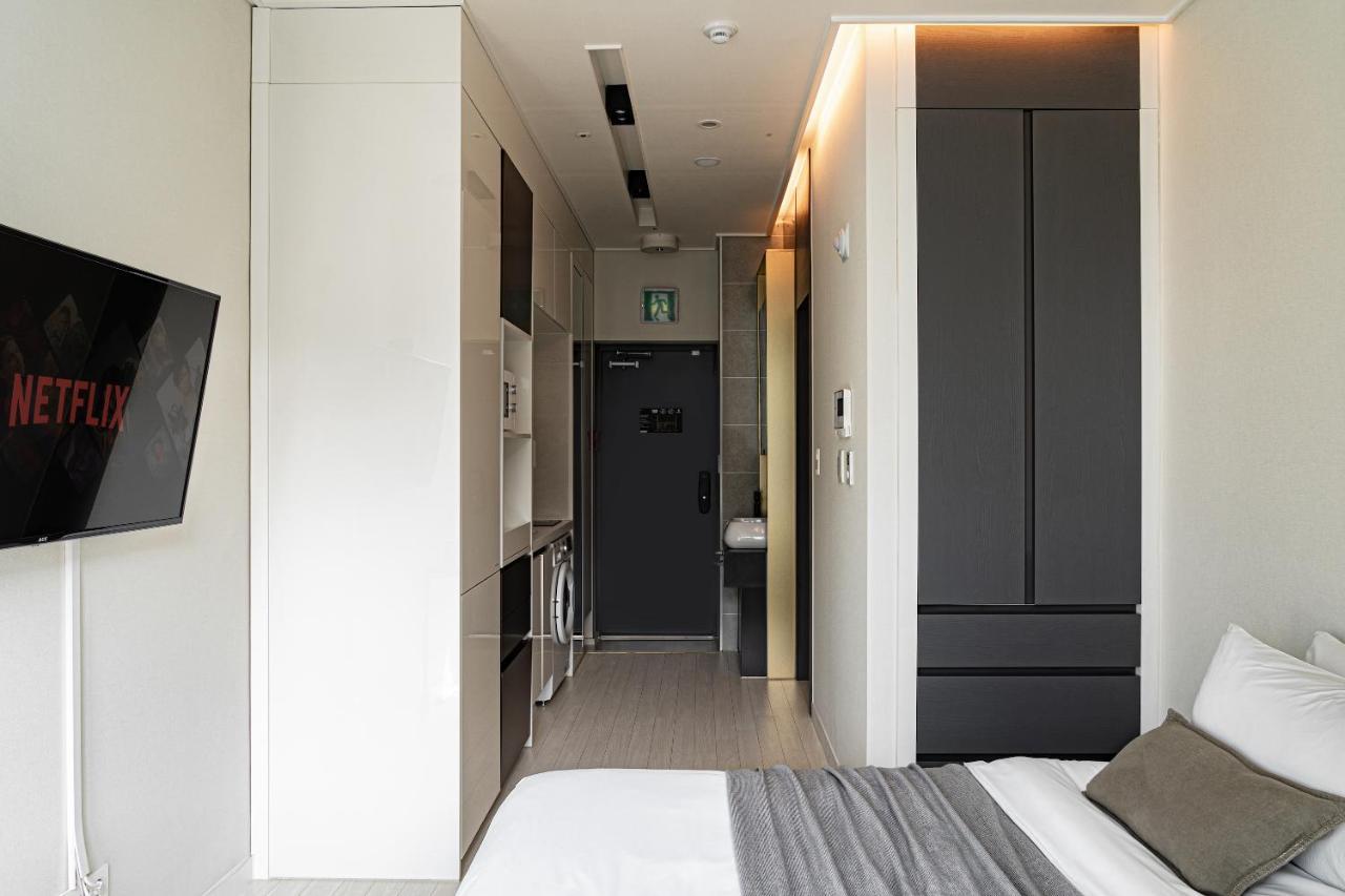 Urbanstay Seomyeon Пусан Экстерьер фото