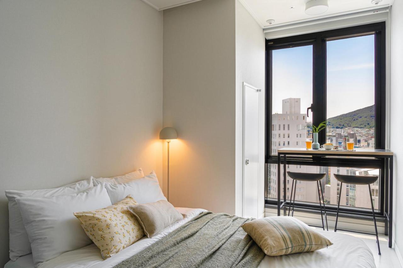 Urbanstay Seomyeon Пусан Экстерьер фото